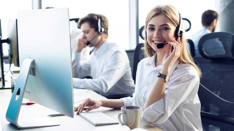 Dịch vụ chăm sóc khách hàng của Uk88 luôn sẵn sàng hỗ trợ 24/7 